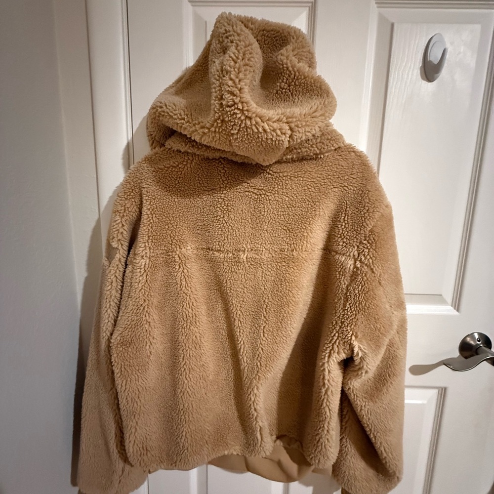 AloYoga Foxy Sherpa Jacket - Picture 6 of 7